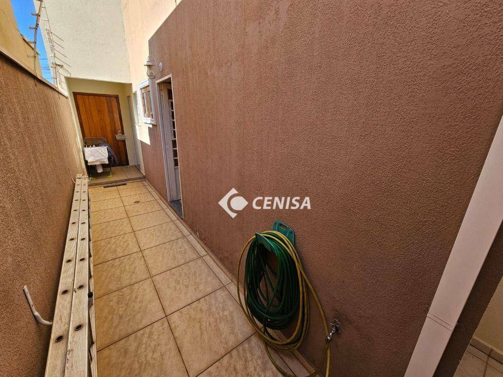 Casa à venda com 3 quartos, 262m² - Foto 32