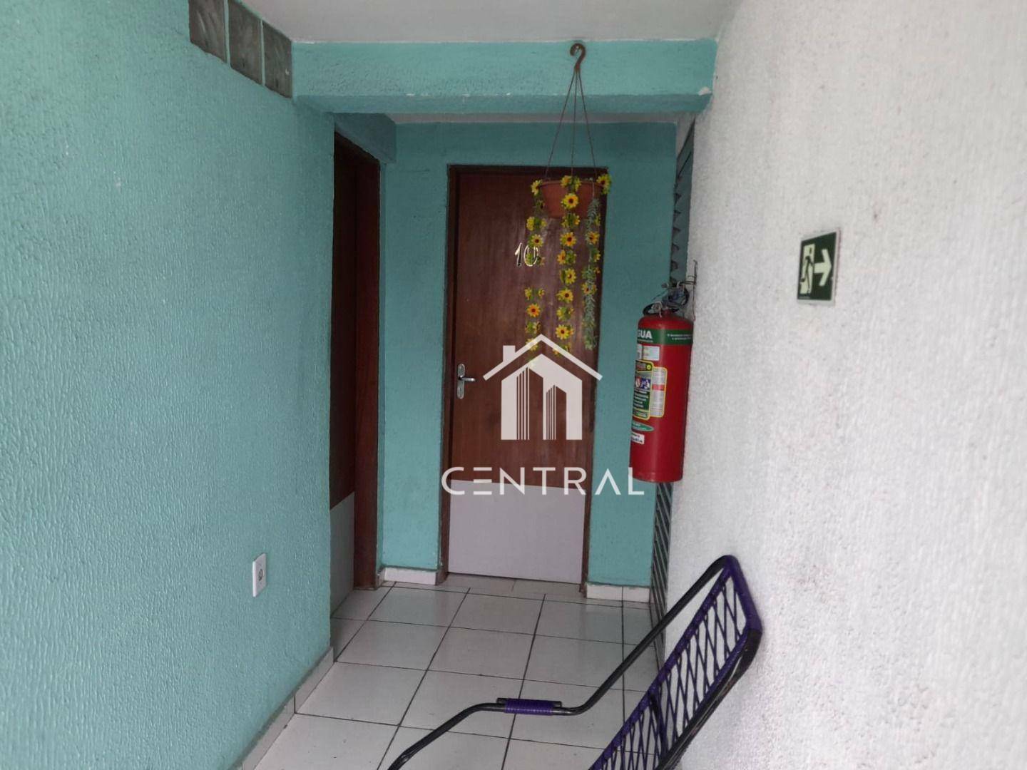 Casa à venda com 5 quartos, 170m² - Foto 2