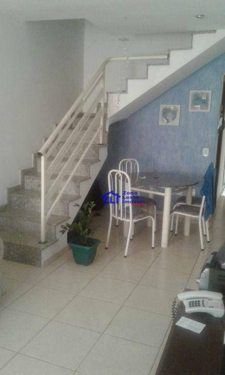 Sobrado à venda com 3 quartos, 300m² - Foto 1