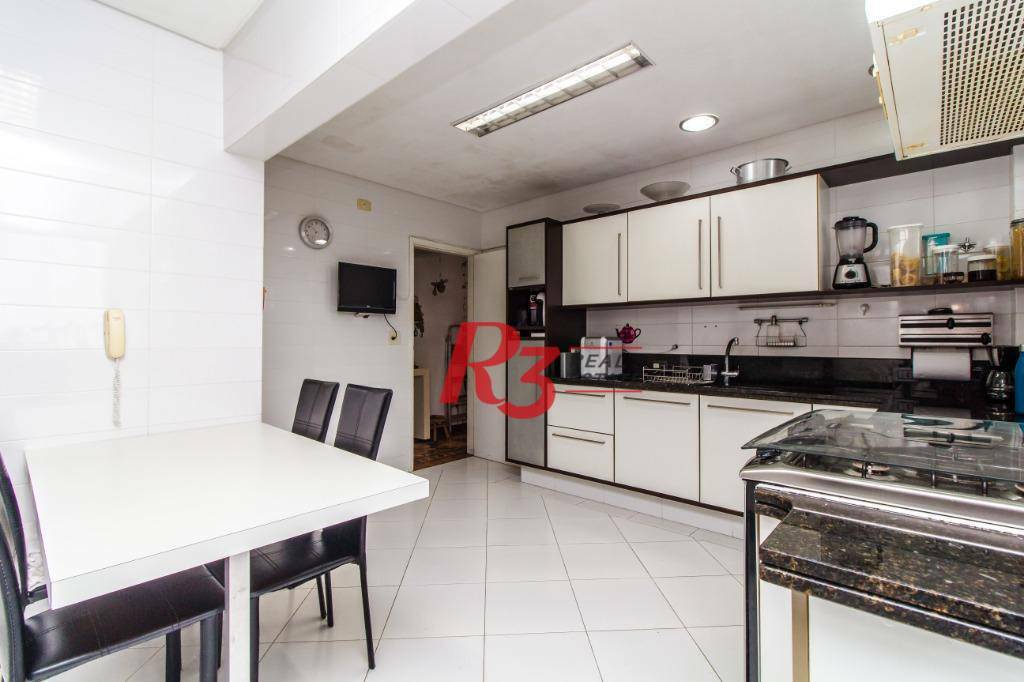 Apartamento à venda com 3 quartos, 160m² - Foto 2