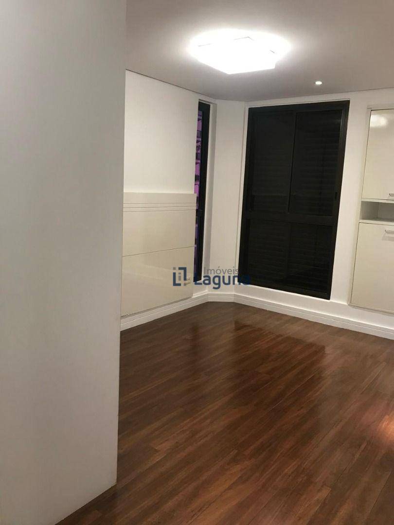 Apartamento para alugar com 3 quartos, 120m² - Foto 12