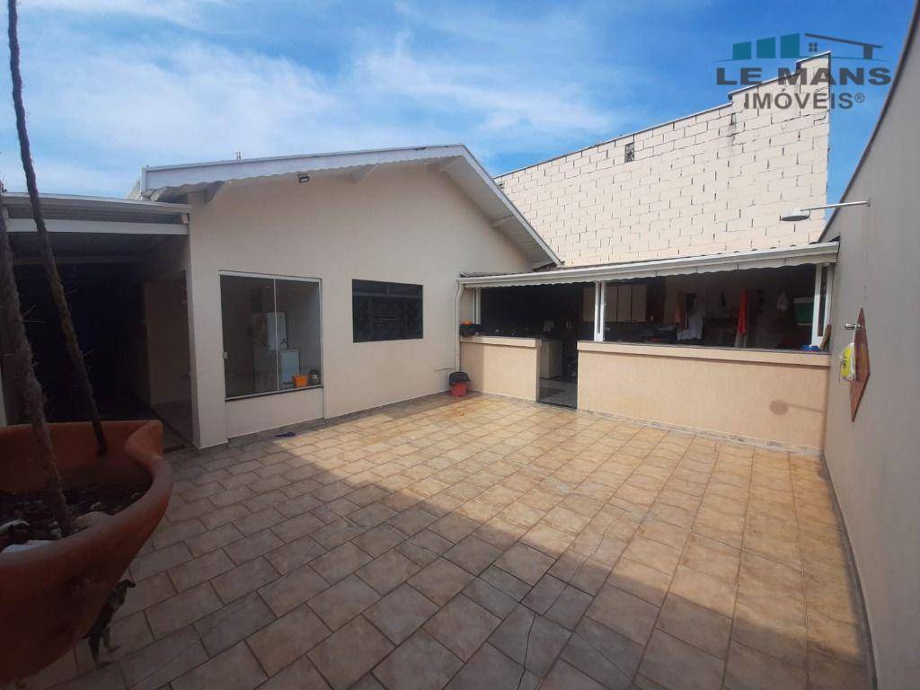 Casa à venda com 2 quartos, 158m² - Foto 1