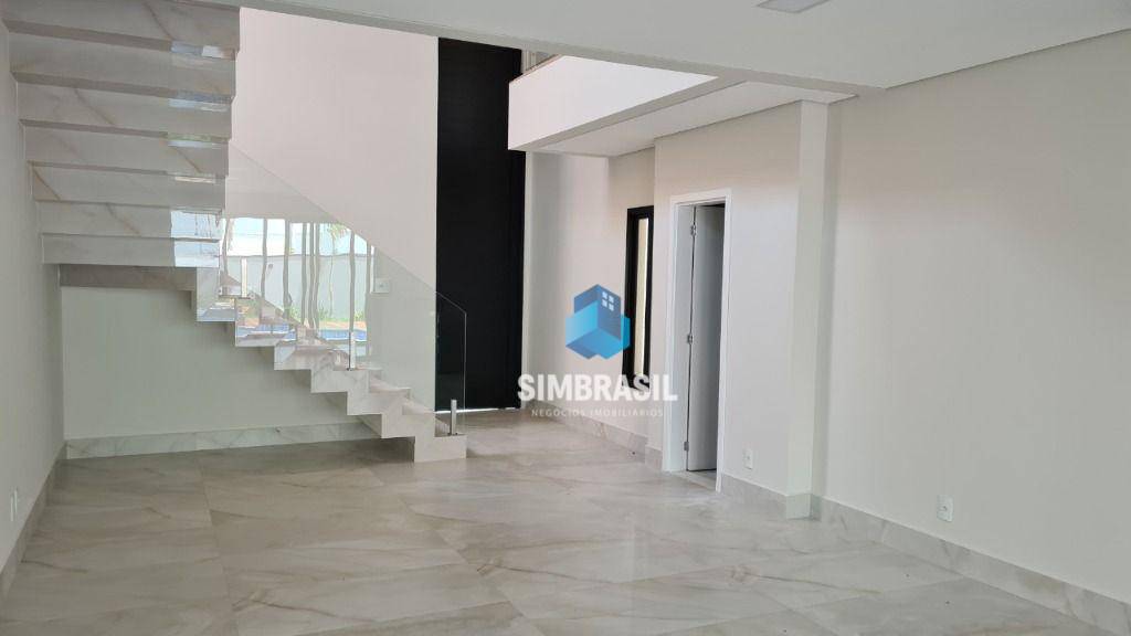 Casa à venda com 3 quartos, 246m² - Foto 4