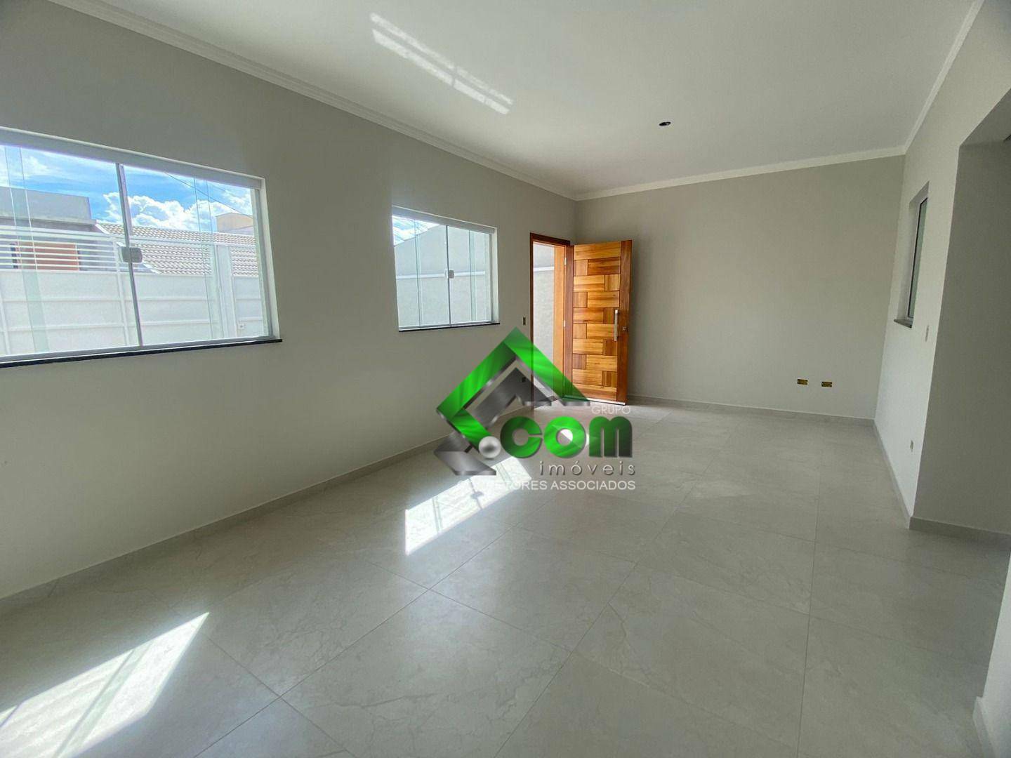 Casa à venda com 3 quartos, 90m² - Foto 4