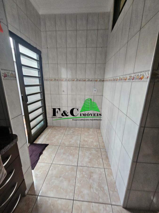 Casa à venda com 2 quartos, 140m² - Foto 11