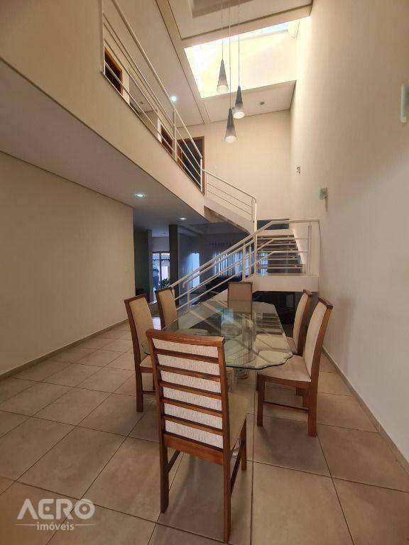 Casa à venda com 3 quartos, 340m² - Foto 11