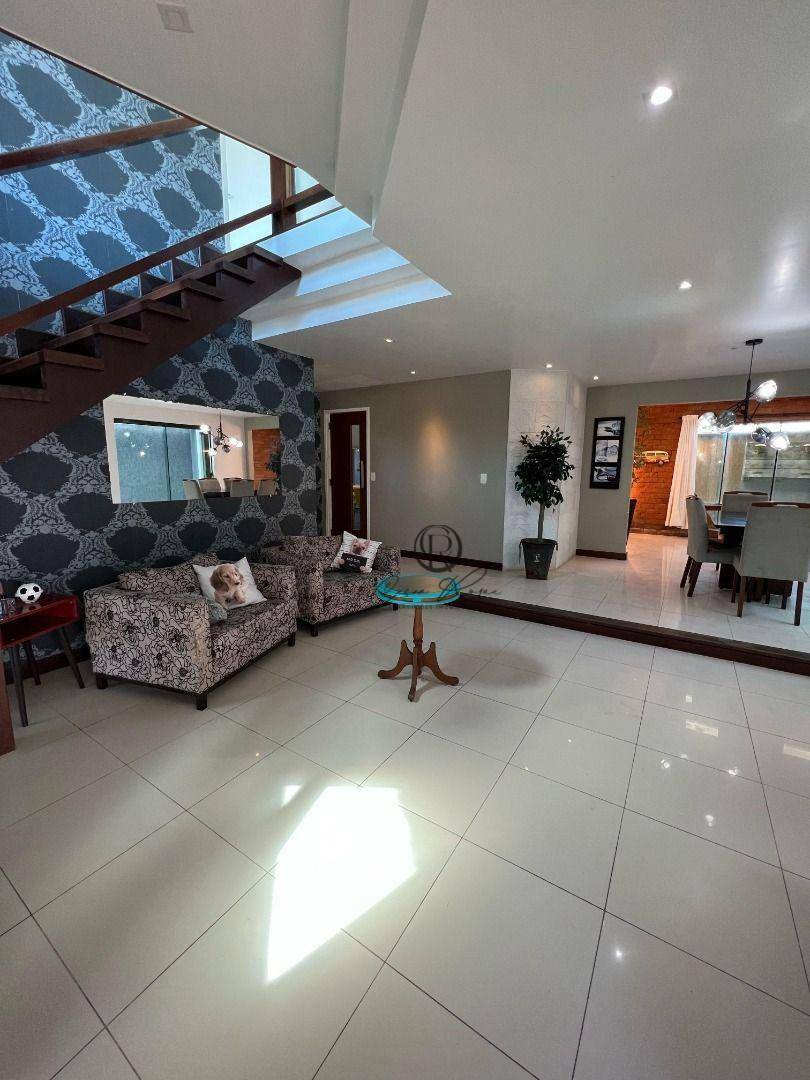 Casa para alugar com 4 quartos, 289m² - Foto 15