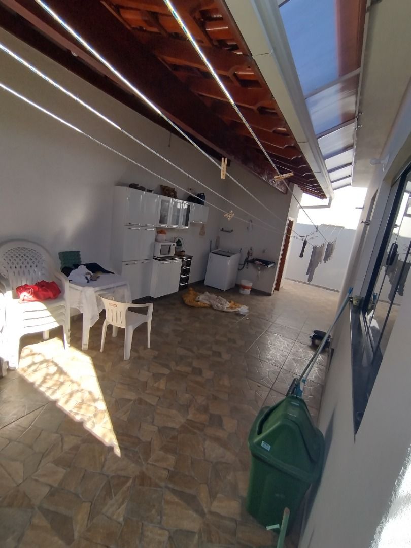 Casa à venda com 2 quartos, 90m² - Foto 4