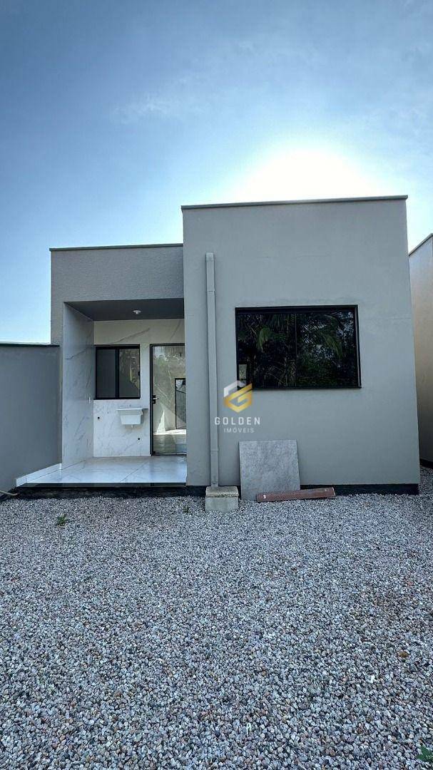 Casa à venda com 2 quartos, 62m² - Foto 2