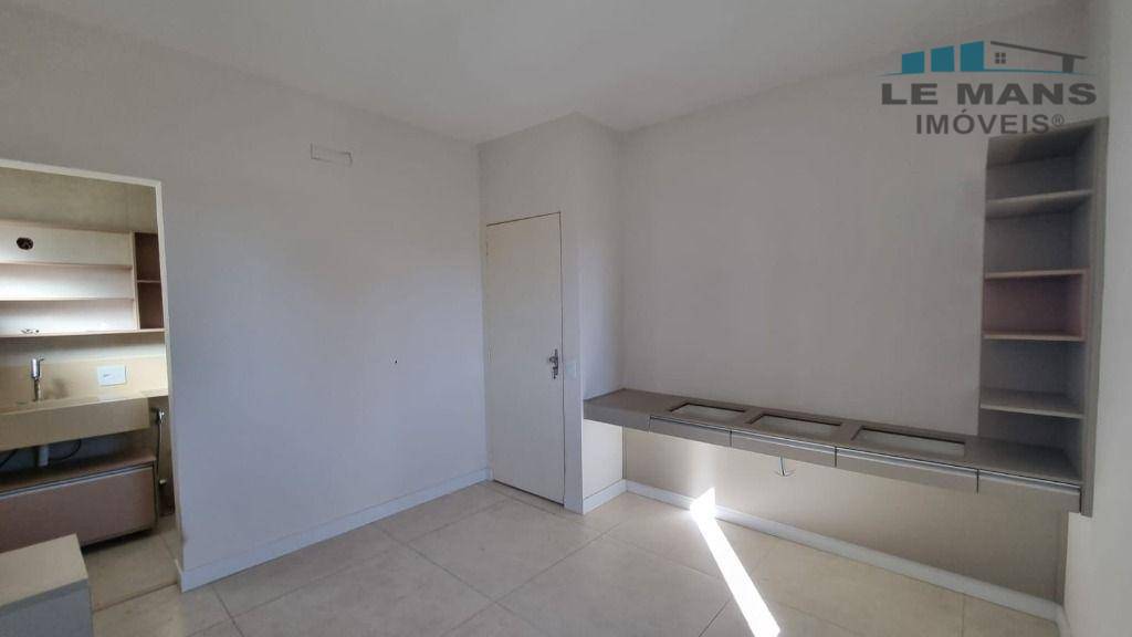 Apartamento à venda com 3 quartos, 75m² - Foto 10