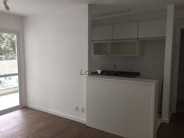 Apartamento para alugar com 1 quarto, 65m² - Foto 12