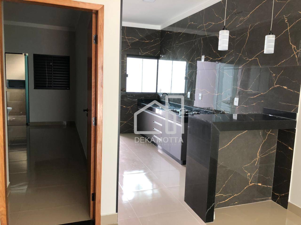 Casa à venda com 2 quartos, 70m² - Foto 6