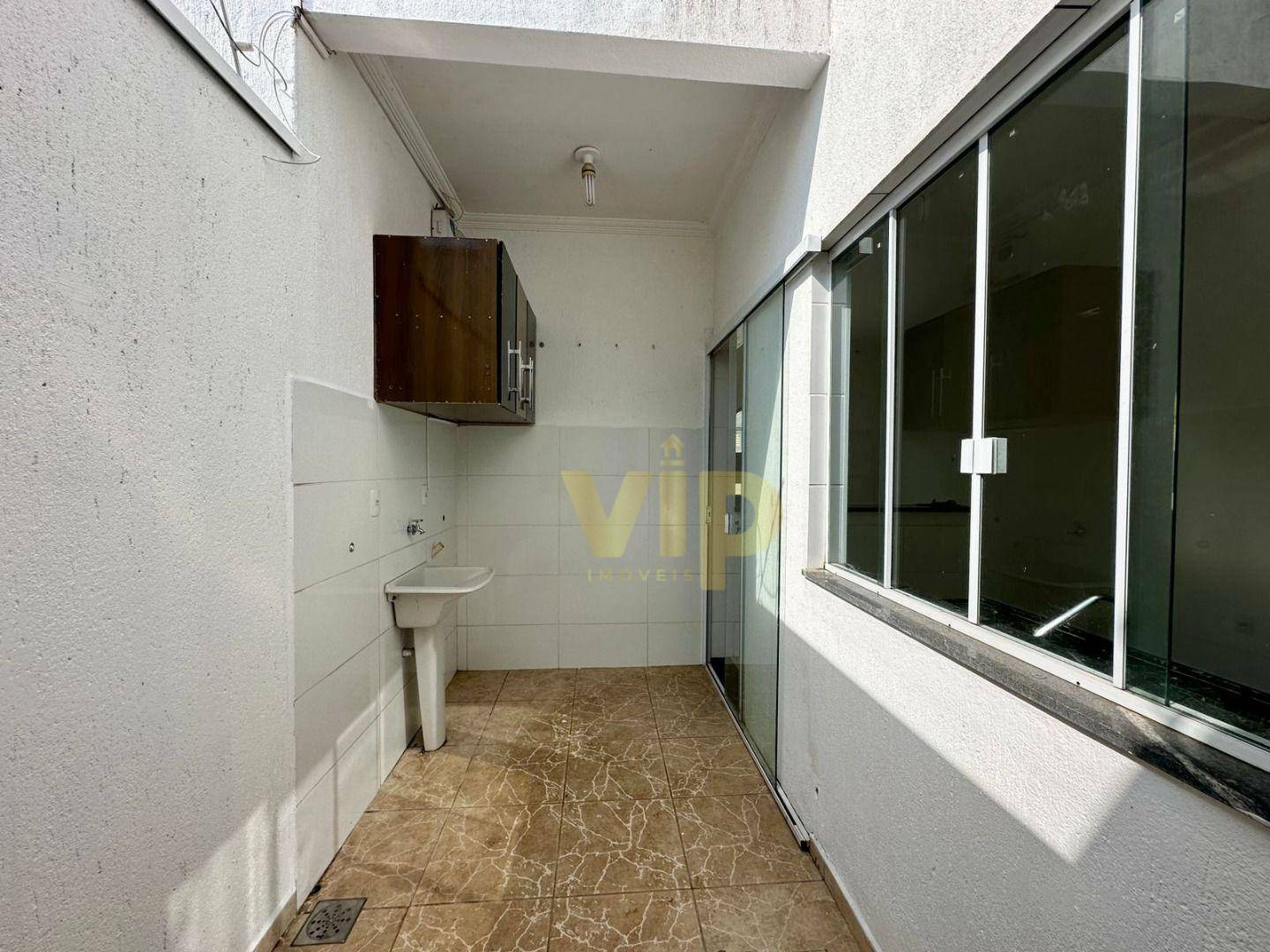 Casa à venda com 2 quartos, 70m² - Foto 6