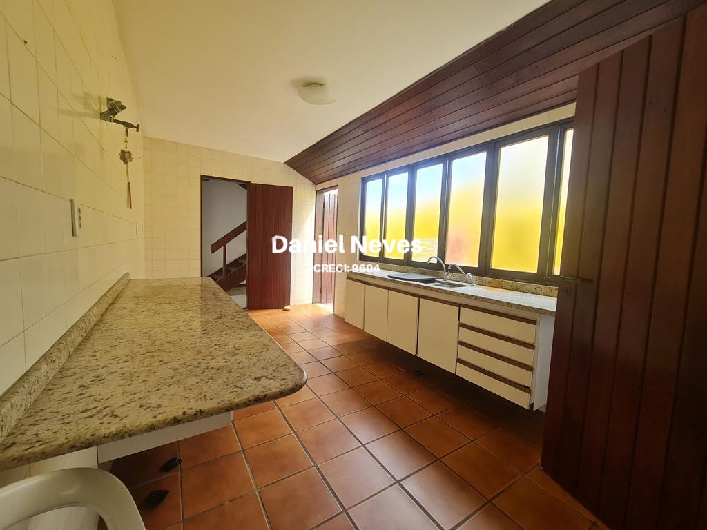 Casa à venda com 4 quartos, 334m² - Foto 30