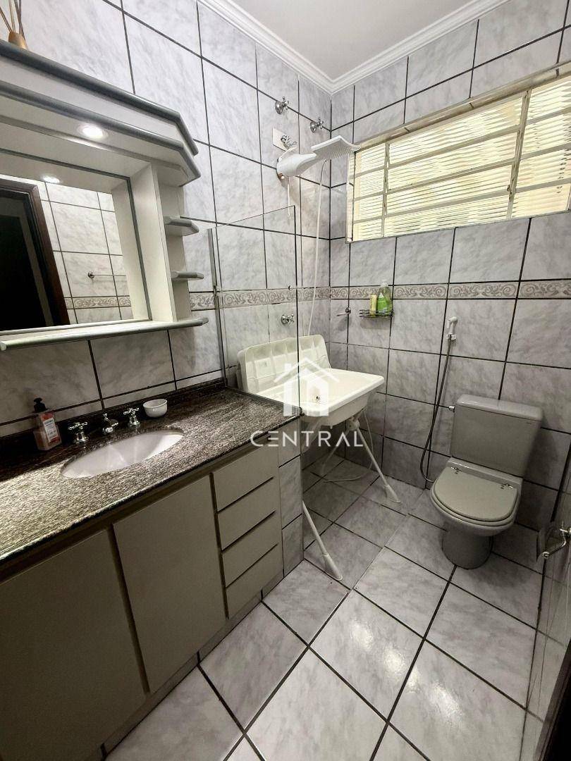 Casa à venda com 3 quartos, 219m² - Foto 14