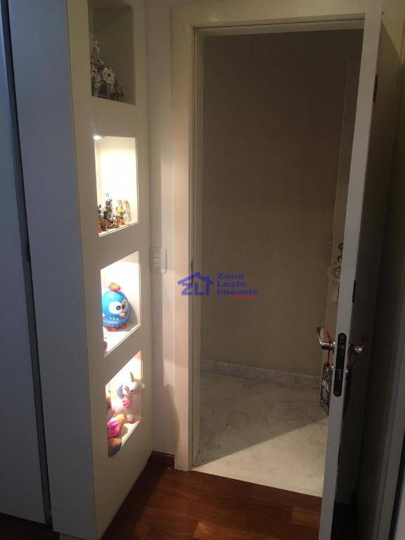 Apartamento à venda com 3 quartos, 186m² - Foto 4