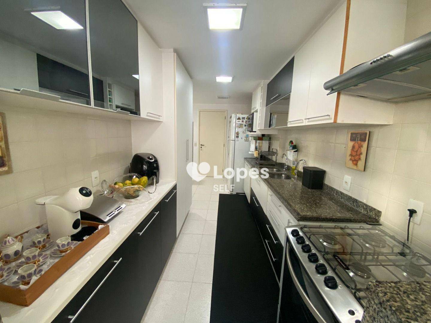 Apartamento à venda com 4 quartos, 140m² - Foto 17