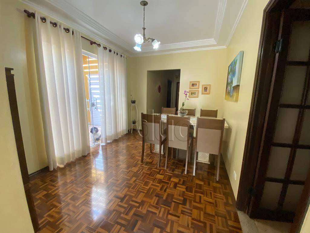 Casa à venda com 3 quartos, 214m² - Foto 8