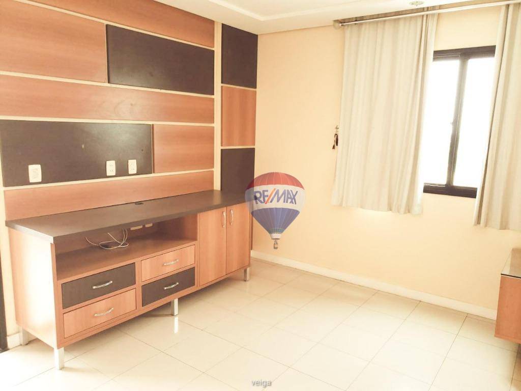 Apartamento para alugar com 4 quartos, 180m² - Foto 6