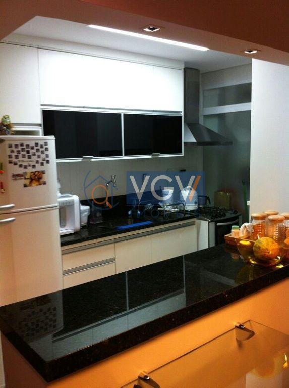 Apartamento à venda com 2 quartos, 70m² - Foto 10