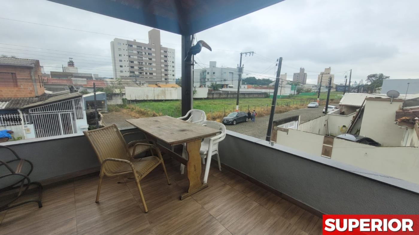 Casa à venda com 6 quartos, 160m² - Foto 8