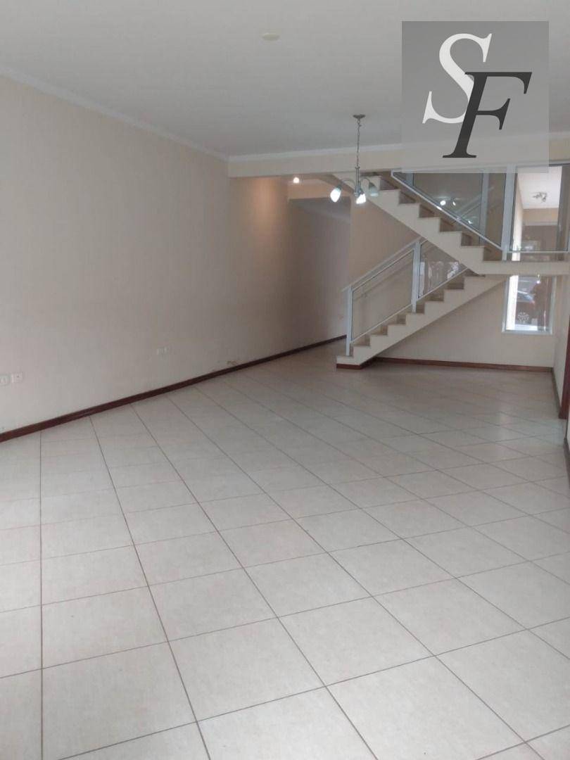 Sobrado à venda com 4 quartos, 300m² - Foto 2