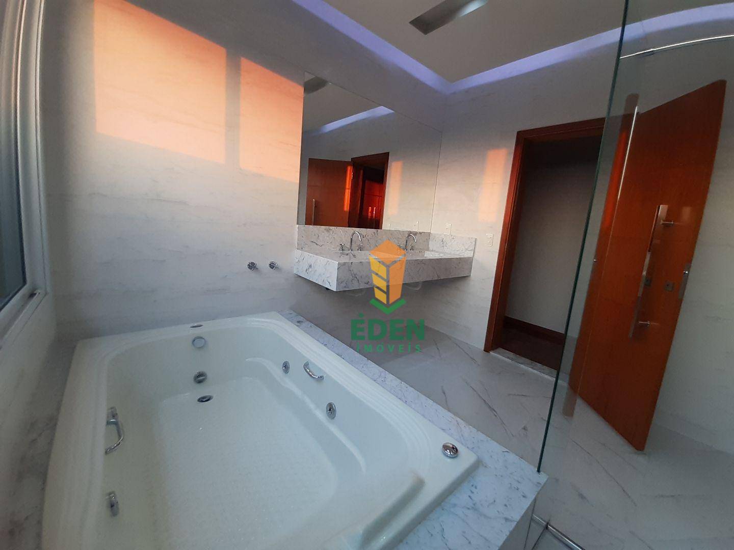 Casa de Condomínio à venda com 4 quartos, 400m² - Foto 15