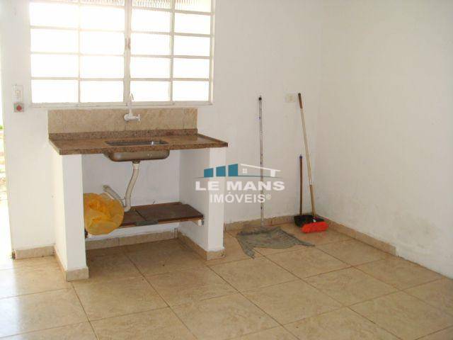 Casa à venda com 2 quartos, 190m² - Foto 16