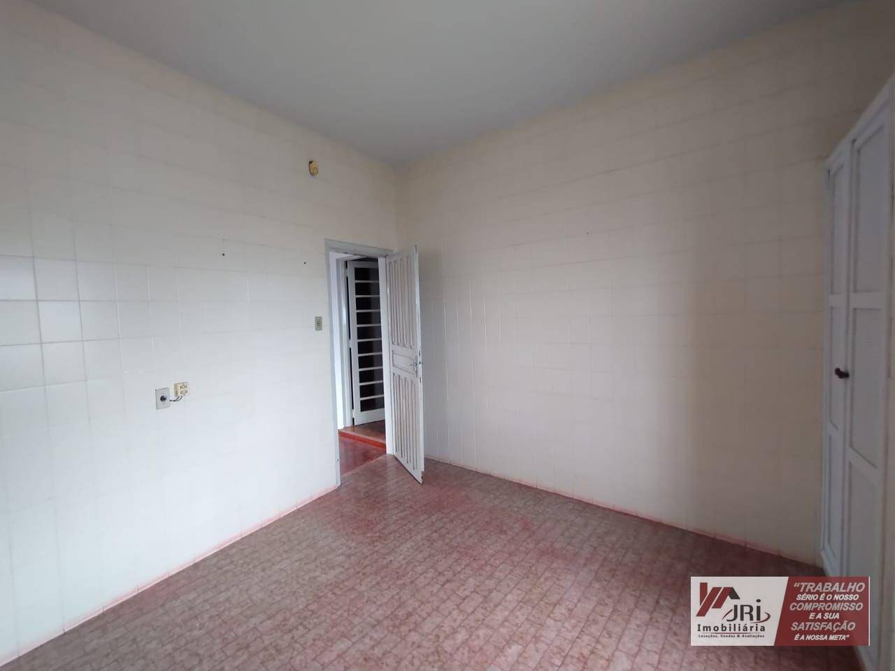 Casa para alugar com 3 quartos, 200m² - Foto 9