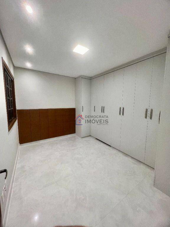 Sobrado à venda com 3 quartos, 210m² - Foto 27