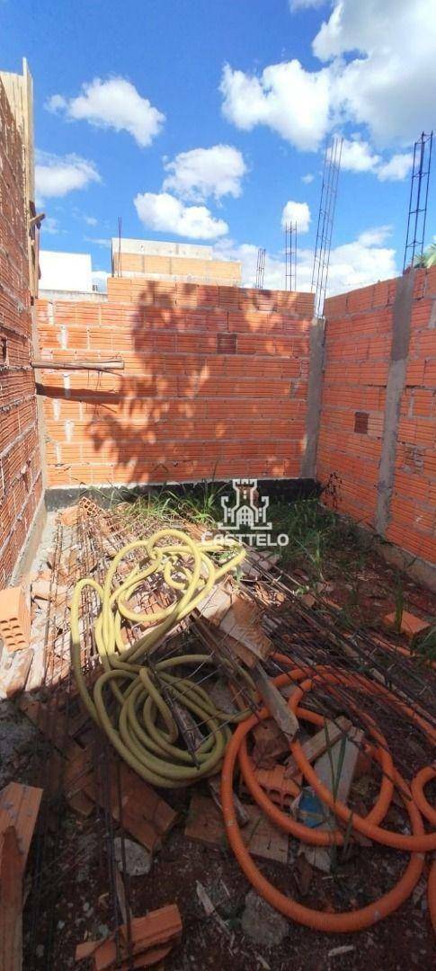 Casa à venda com 3 quartos, 60m² - Foto 9