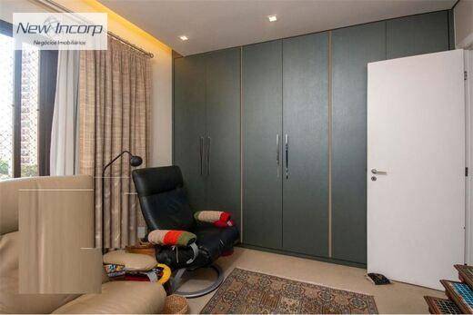 Apartamento à venda com 4 quartos, 200m² - Foto 21