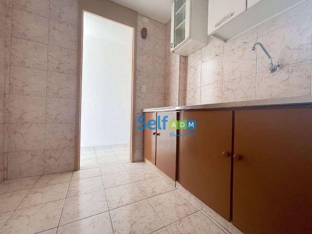 Apartamento para alugar com 2 quartos, 65m² - Foto 9