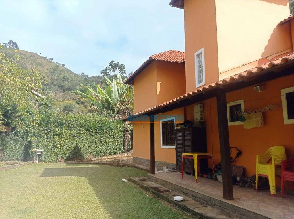 Casa de Condomínio à venda com 5 quartos, 302m² - Foto 5