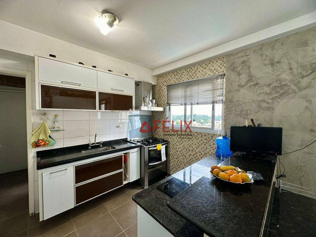 Apartamento à venda com 3 quartos, 162m² - Foto 17