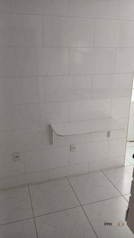 Apartamento para alugar com 2 quartos, 72m² - Foto 2