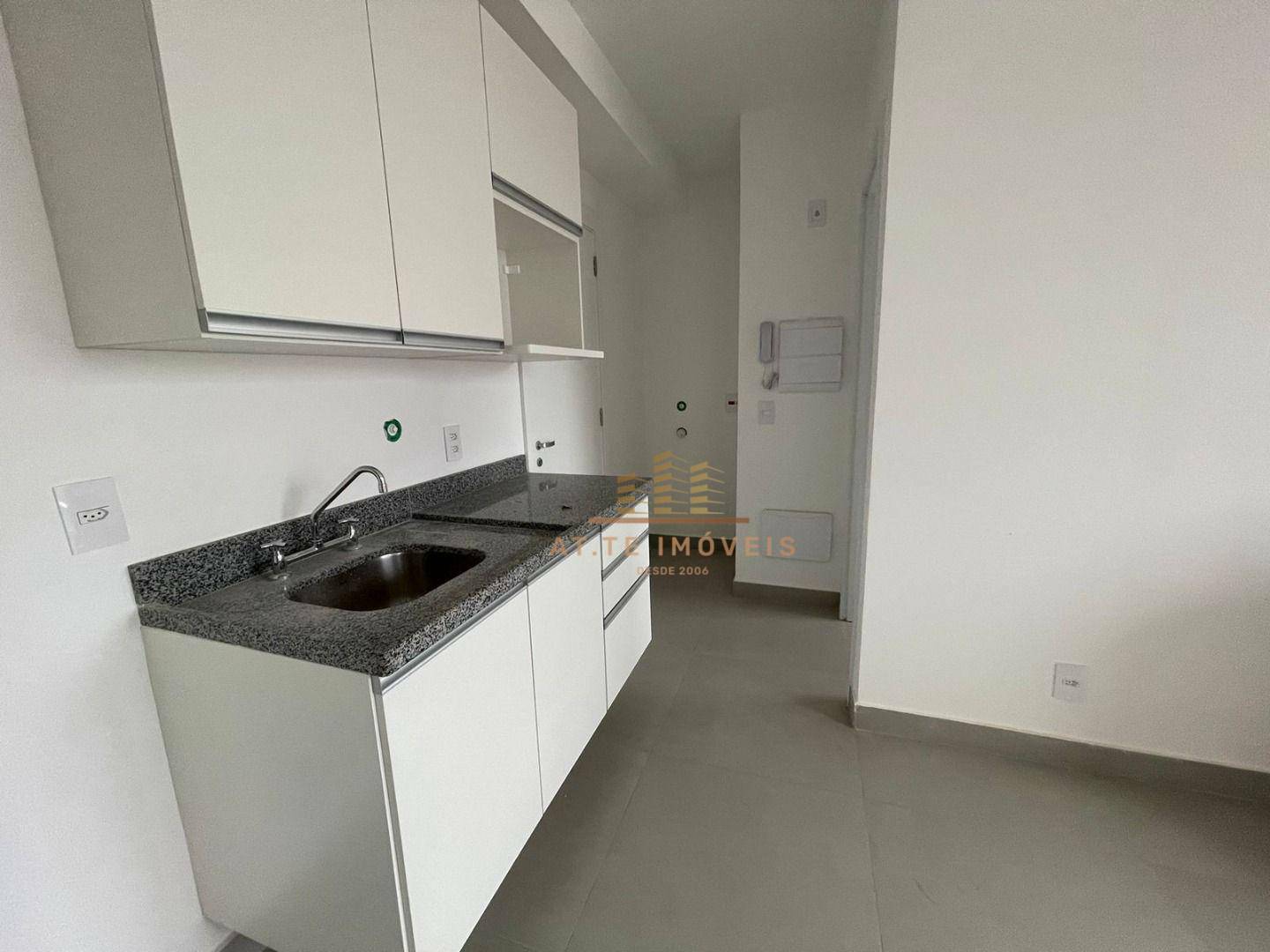 Apartamento à venda com 2 quartos, 37m² - Foto 3