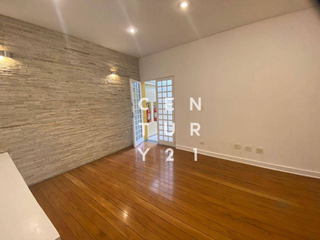 Casa para alugar com 4 quartos, 200m² - Foto 12