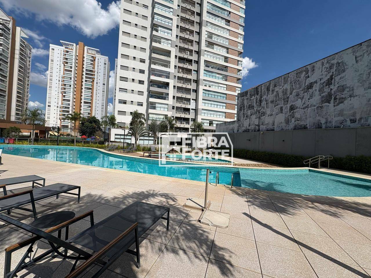 Apartamento à venda com 3 quartos, 125m² - Foto 2