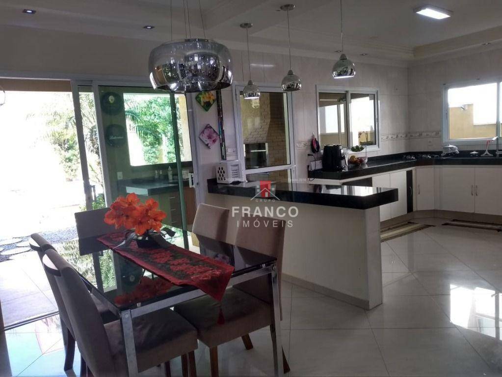 Casa de Condomínio à venda com 4 quartos, 260m² - Foto 12