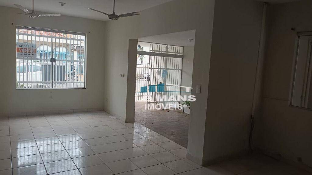 Casa à venda com 3 quartos, 196m² - Foto 10