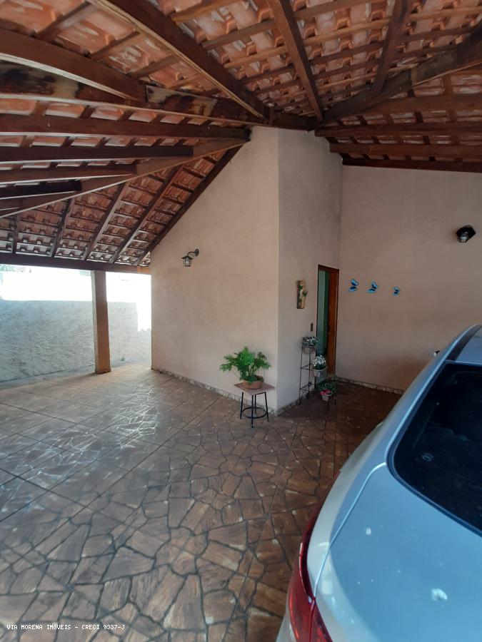 Casa à venda com 5 quartos, 300m² - Foto 3