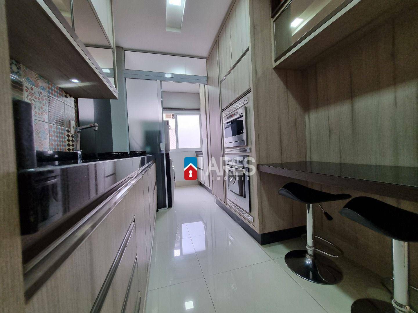 Apartamento à venda com 2 quartos, 70m² - Foto 5
