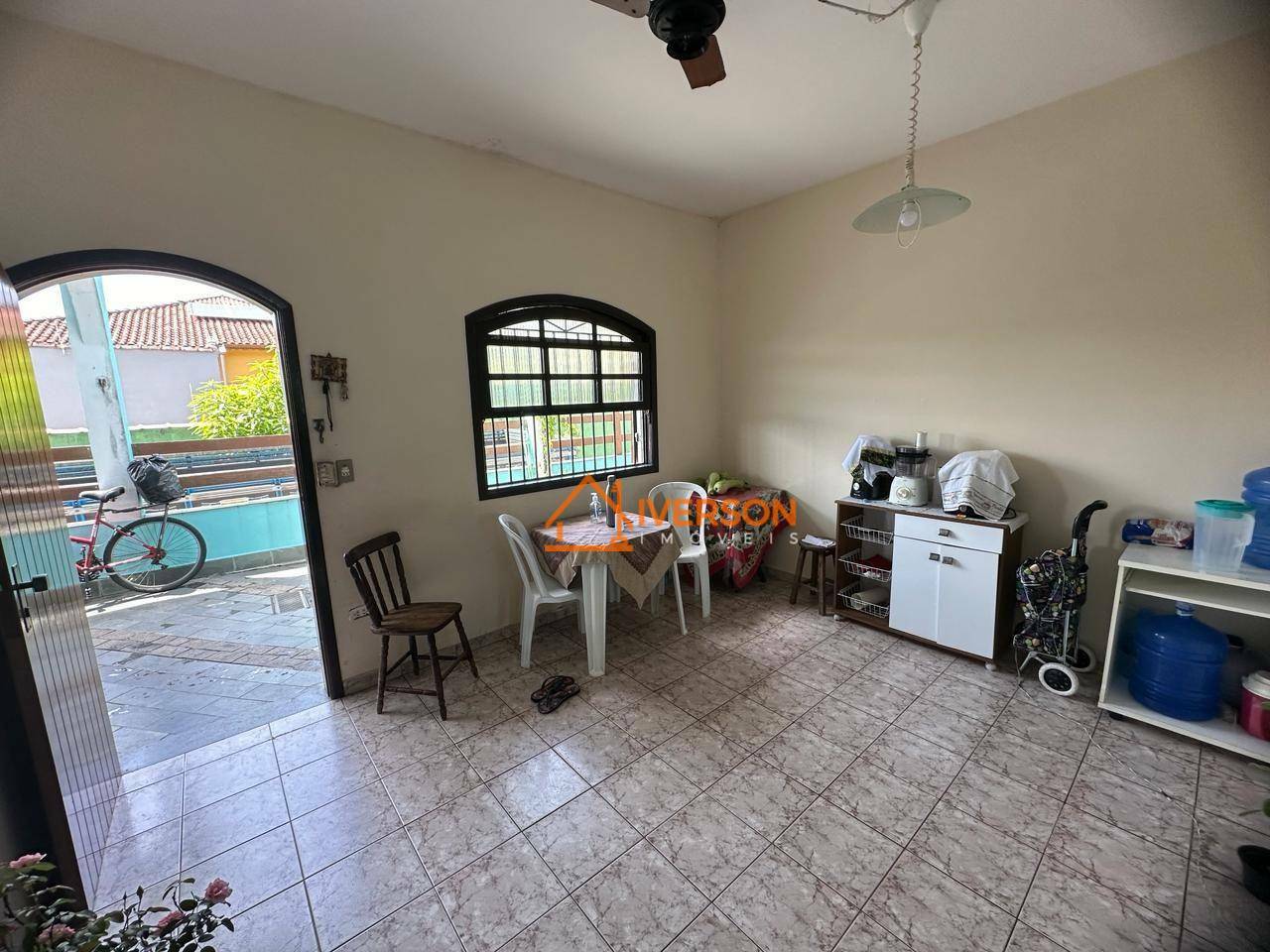 Casa à venda com 5 quartos, 214m² - Foto 12