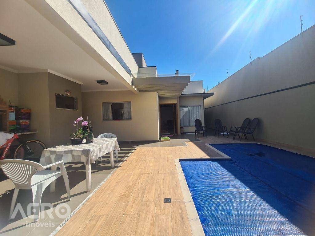 Casa à venda com 3 quartos, 310m² - Foto 26