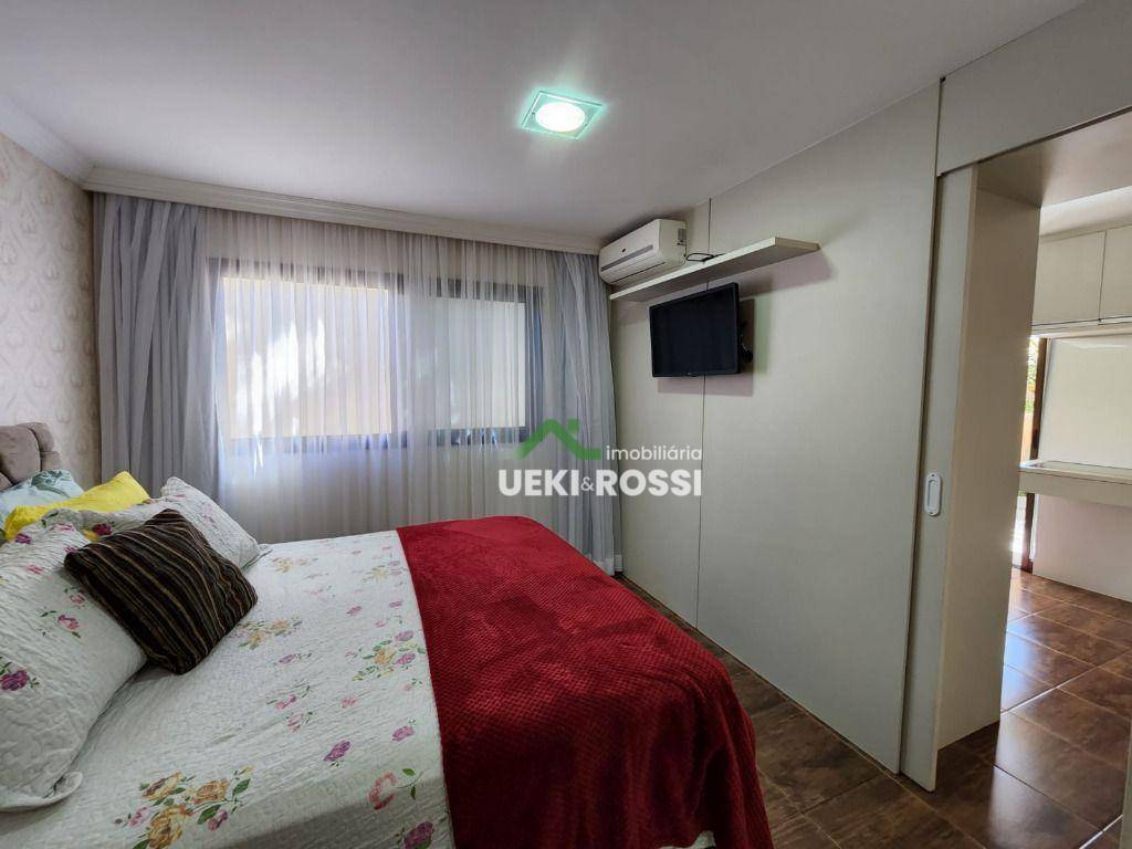 Casa à venda com 3 quartos, 240m² - Foto 13