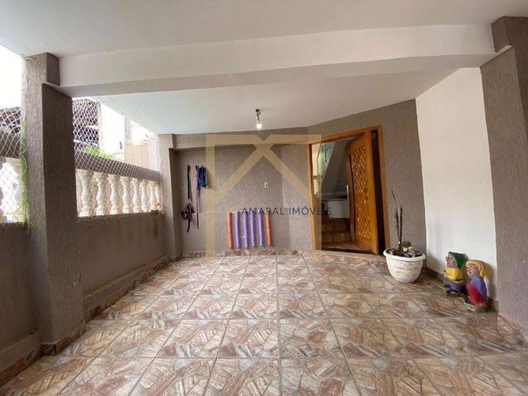 Casa, 4 quartos, 240 m² - Foto 10
