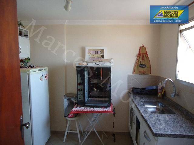 Apartamento à venda com 3 quartos, 180m² - Foto 25