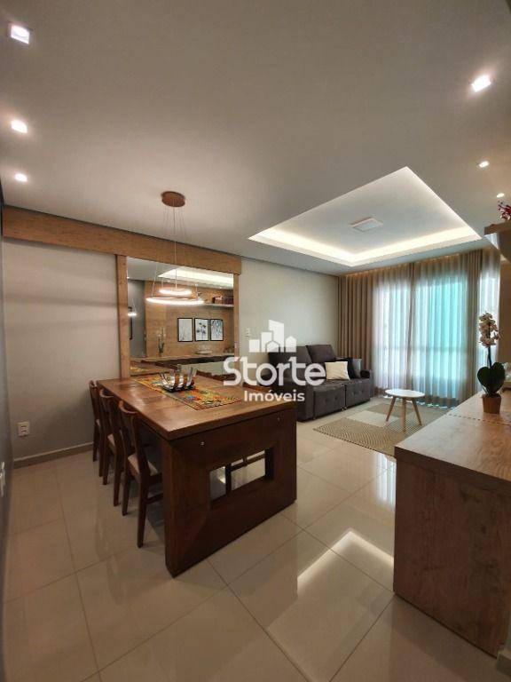 Apartamento à venda com 3 quartos, 90m² - Foto 1