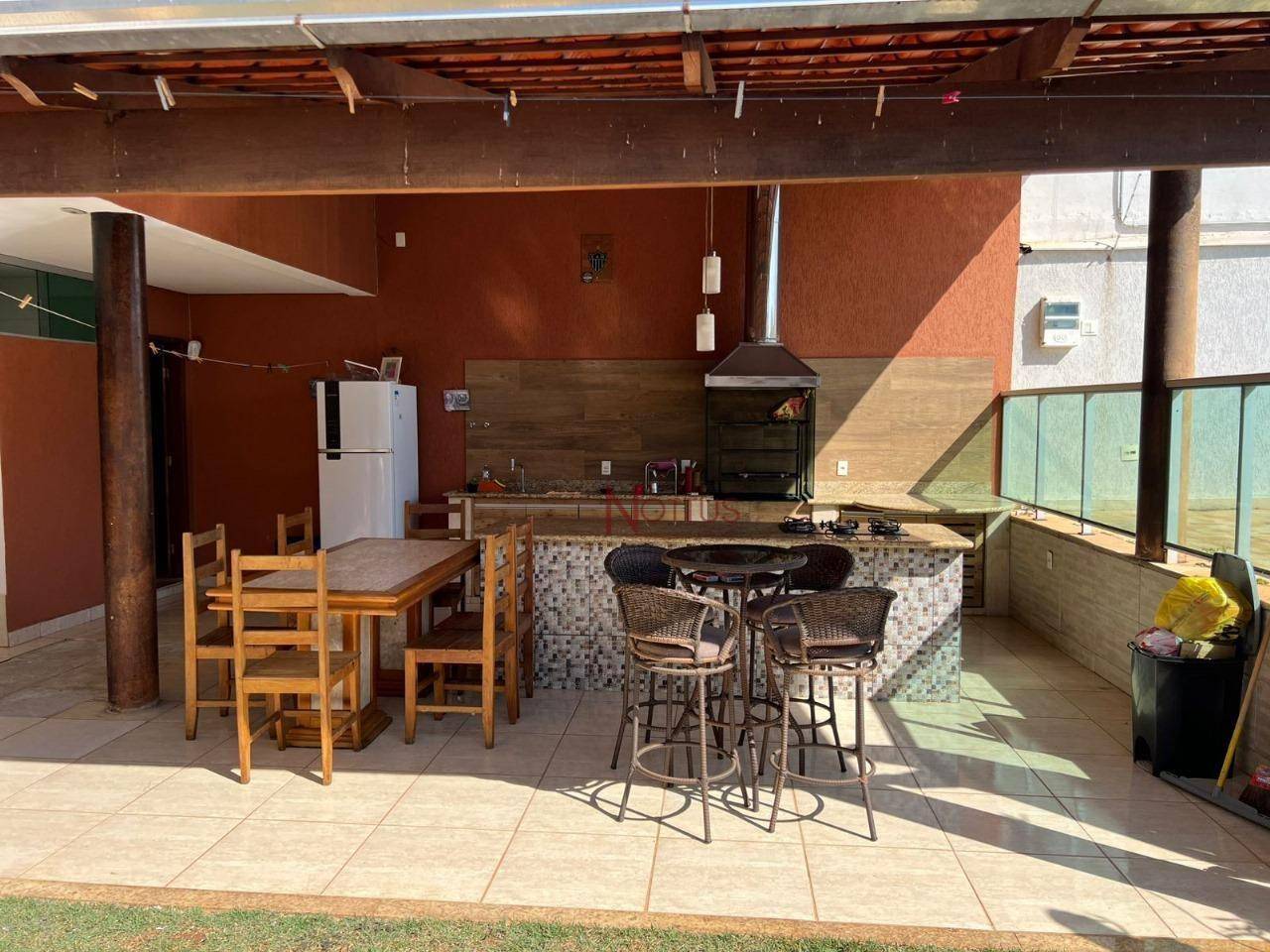 Casa, 4 quartos, 275 m² - Foto 4